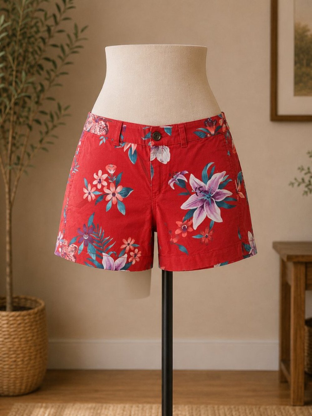 Old Navy Red Floral Women's Shorts